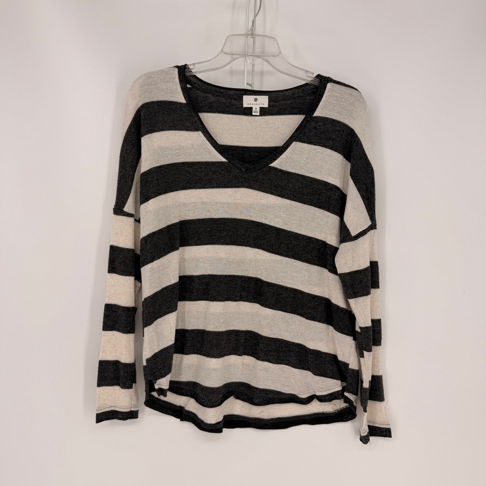 Socialite Striped Top Womens Medium Gray White V-Neck Drop Shoulder Casual Basic